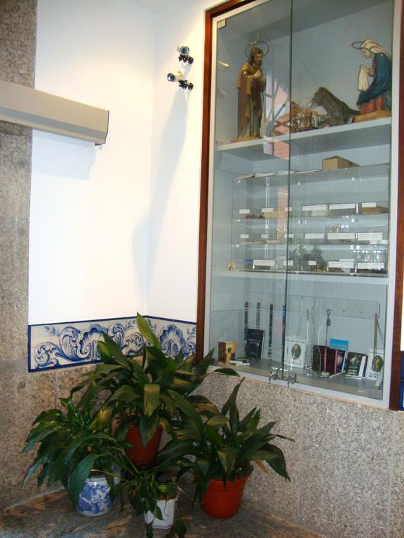 Casa De Retiros N. S. Perpetuo Socorro Hotell Guimarães Eksteriør bilde