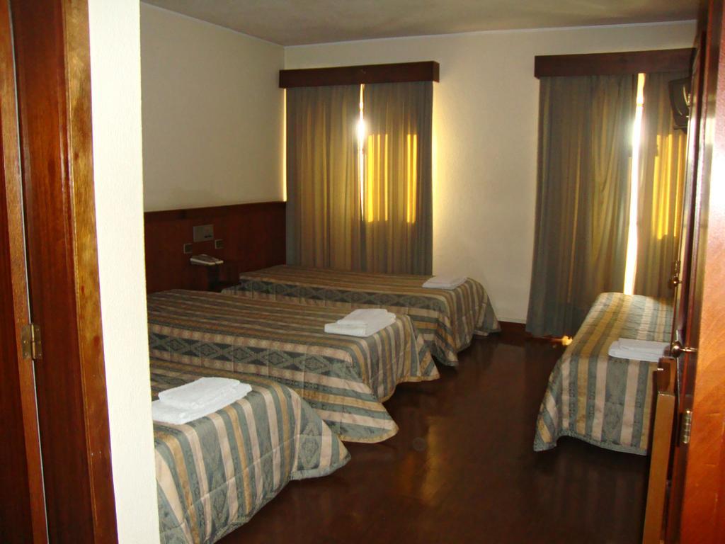 Casa De Retiros N. S. Perpetuo Socorro Hotell Guimarães Rom bilde