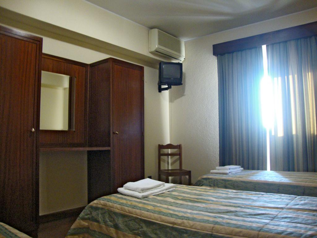 Casa De Retiros N. S. Perpetuo Socorro Hotell Guimarães Rom bilde