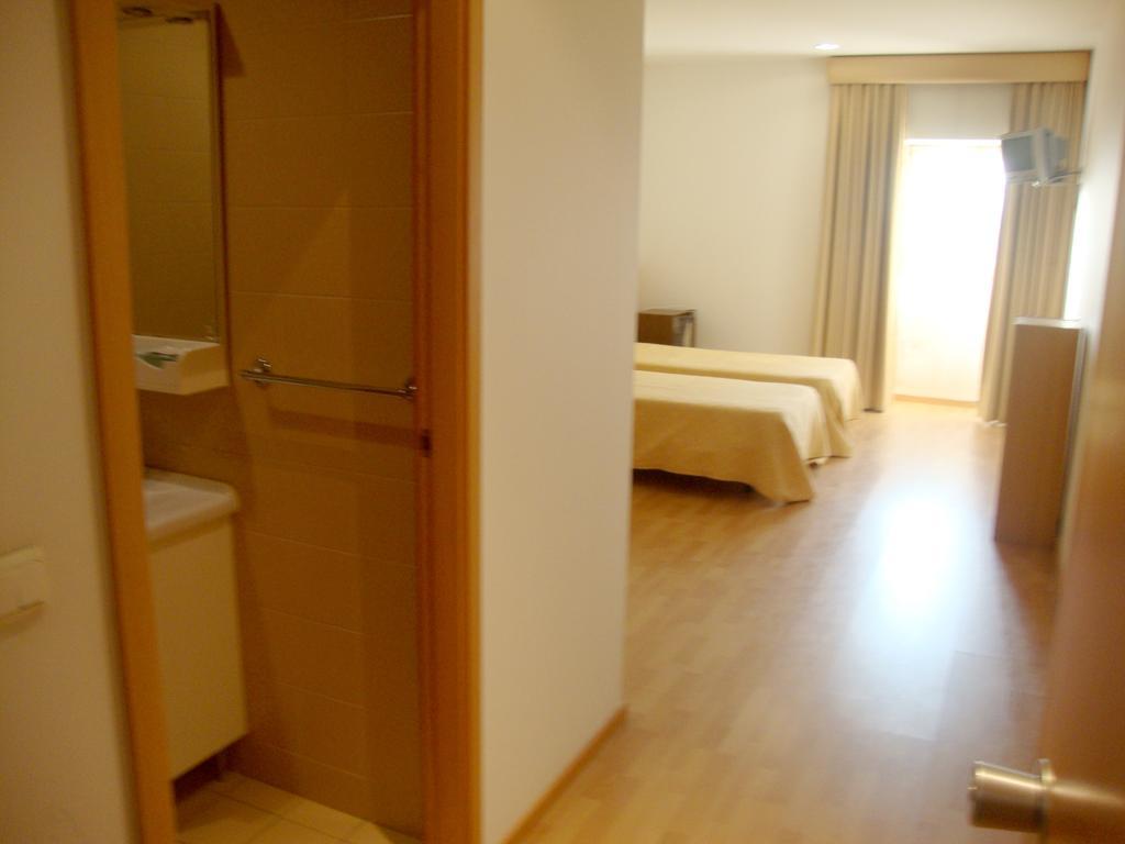 Casa De Retiros N. S. Perpetuo Socorro Hotell Guimarães Eksteriør bilde
