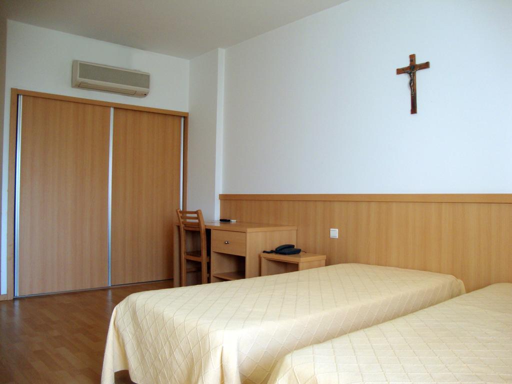 Casa De Retiros N. S. Perpetuo Socorro Hotell Guimarães Rom bilde